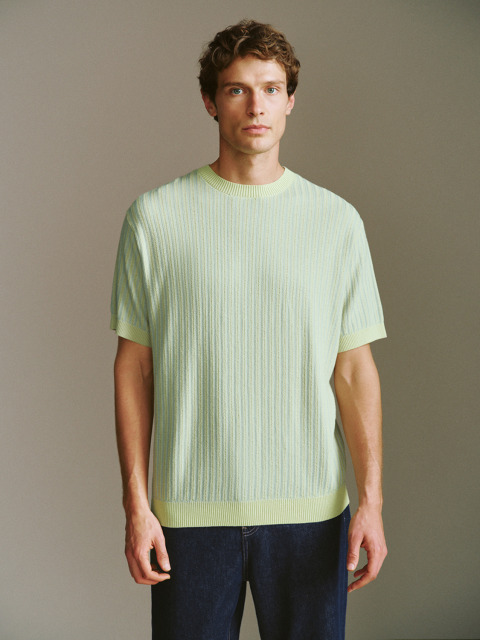 Stylish and comfortable men's crew neck sweater | soft and green