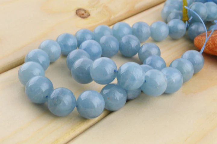 Grade AA Qualtiy Natural Aquamarine Stone Round Beads