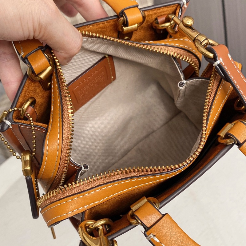 Gucci woven duckling jacquard fabric ROGUE 17 Pigeon shoulder bag