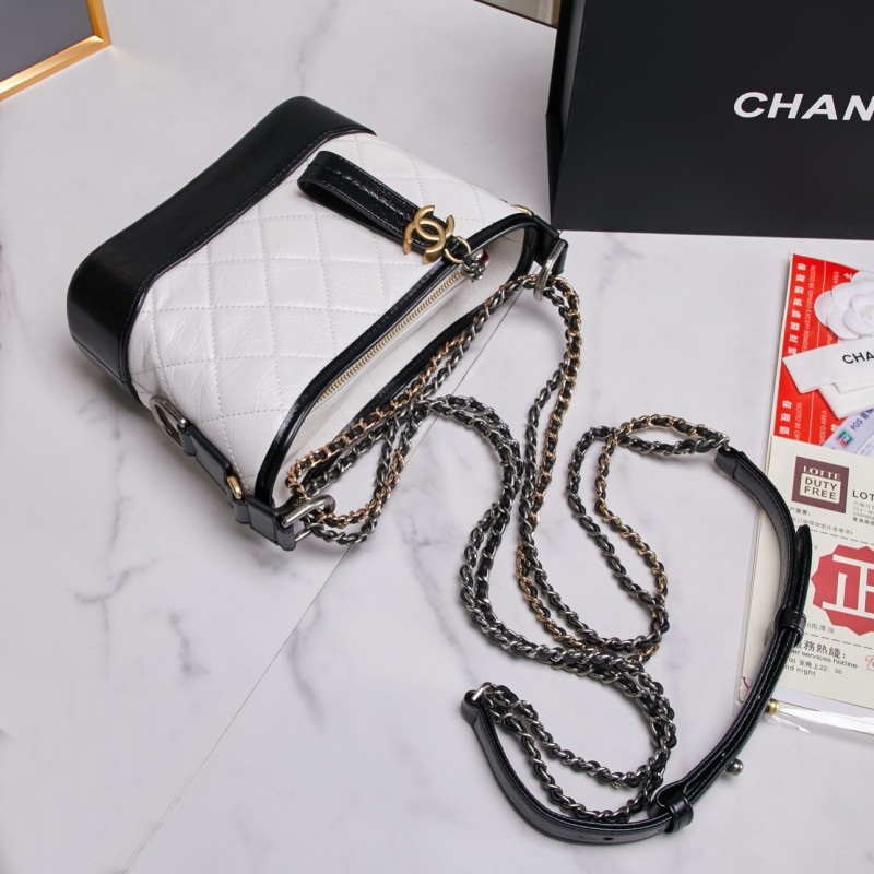 Chanel Gabrielle Wandering Collection fashion vintage chain crossbody bag cowhide