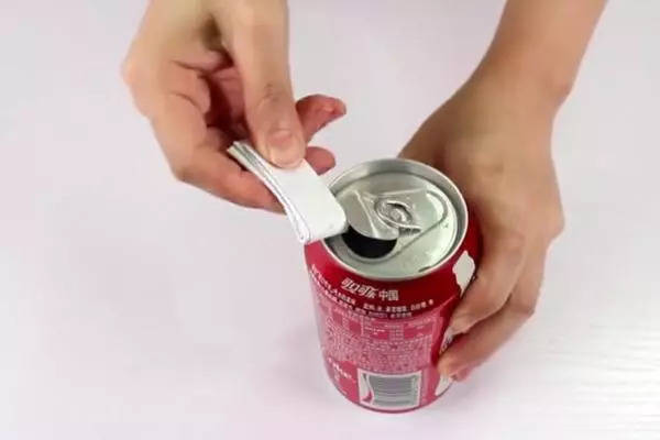can opened in a moment