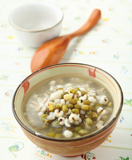 Barley and mung bean soup
