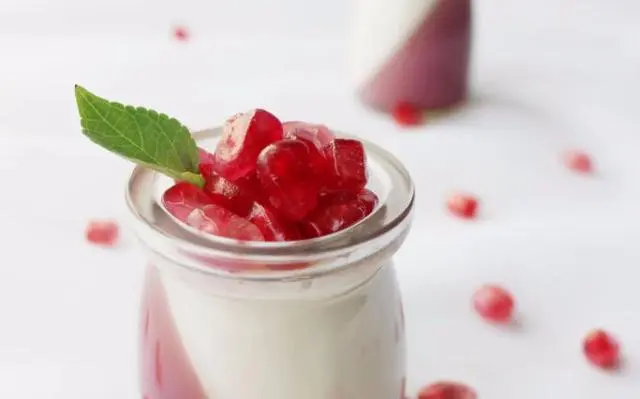 Pomegranate pudding