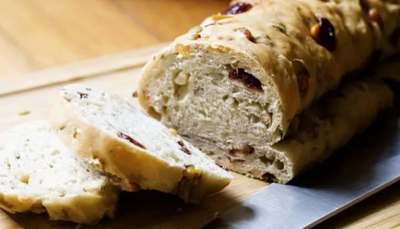 Pomegranate and dried fruit soft bread