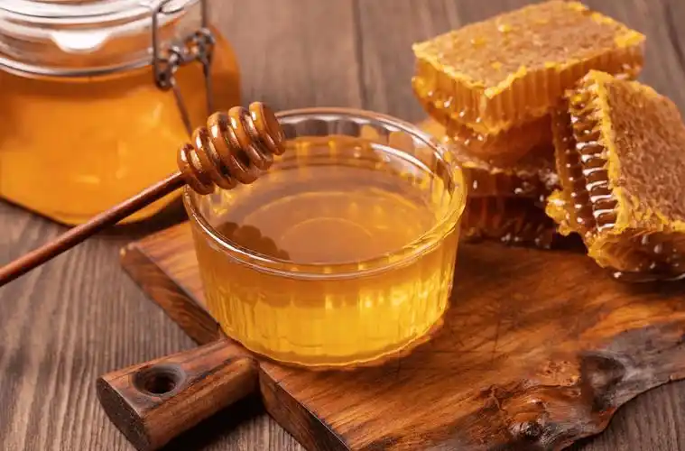 Ten Benefits of Honey