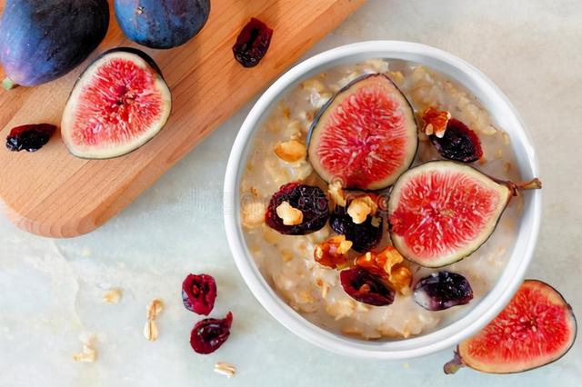 Fig Oat porridge