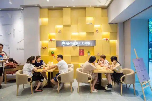Scene selection of fruit tea and milk tea