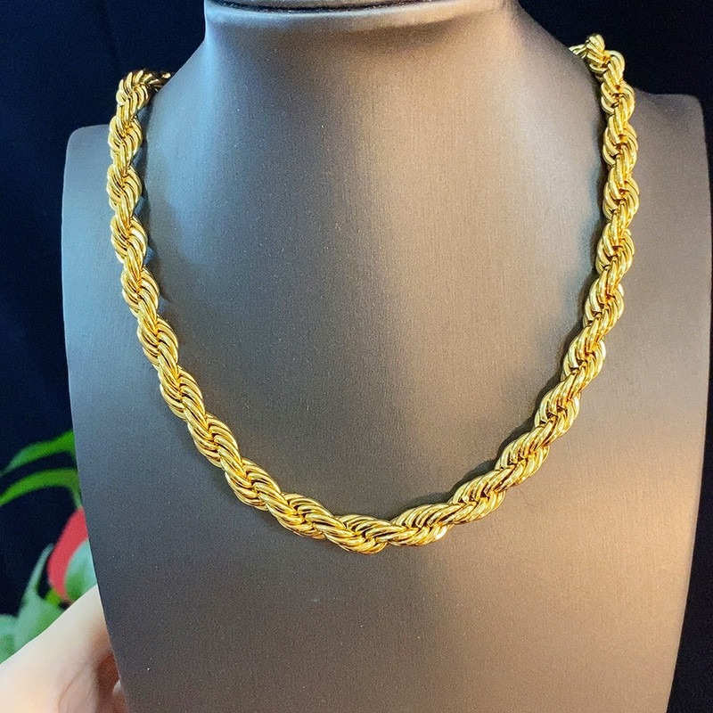 EK 132 Twists Necklace