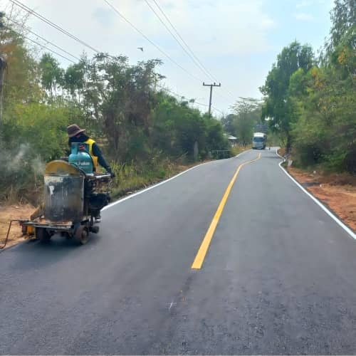 yellow thermoplastic road marking piant