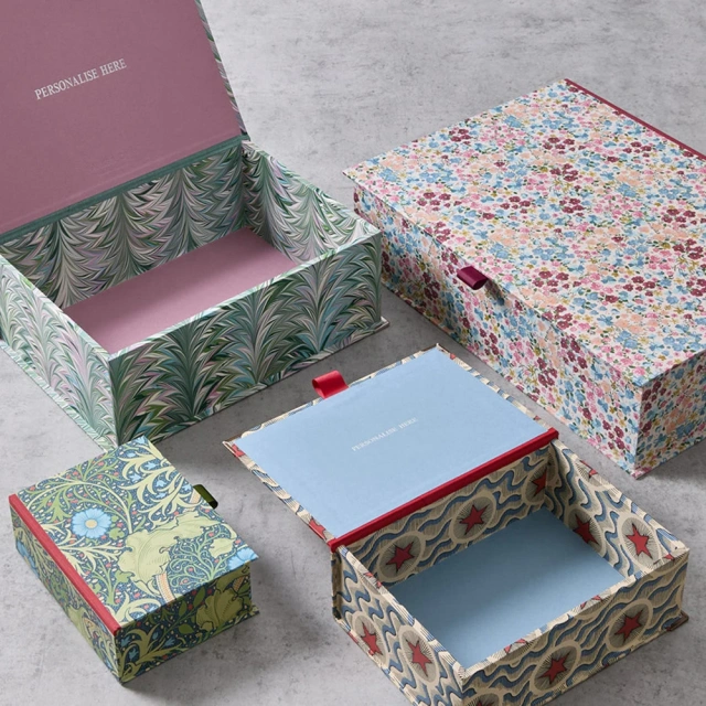 Wholesale Custom Magnetic Gift Box with Sponge Closure