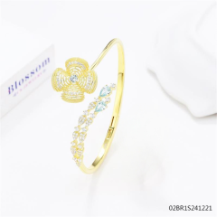 Blossom CS Jewelry 925 Sterling Silver Gold‑Plated Hinged Bangle,Four‑Petal Flower Multi‑Cut Cubic Zirconia Open‑Style Bracelet For Women