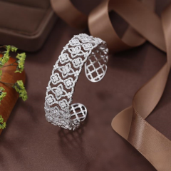 Blossom CS Jewelry 925 Silver Bangle Hollow Four Leaf Clover Zircon Open Cuff For Women Party