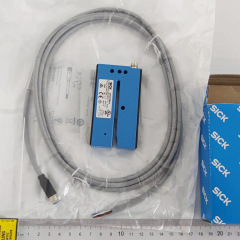 German SICK slot sensor + cable UFN3-70B413 + YF8U14-020VA3XLEAX