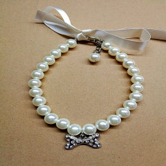 Pet jewelry pearl necklace bone pendant for small and medium dogs