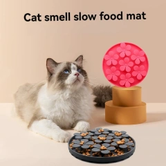 Silicone Pet Licking Pad Nonslip Slow Feeder Dog Bowls Dog Supplies Licking and Smelling Pad Pet Feeder Slow Eating Dish Bowl