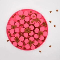 Silicone Pet Licking Pad Nonslip Slow Feeder Dog Bowls Dog Supplies Licking and Smelling Pad Pet Feeder Slow Eating Dish Bowl