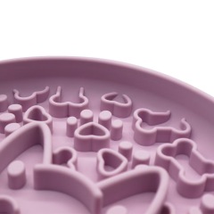 New pet slow food cat and dog bowl with suction cup silicone dog bowl