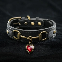 2025 New Arrival Stocked Comfortable Leather Shiny Rhinestone Pet Collar Luxury Heart-Shaped Accessory Pet Collar Dog Collar