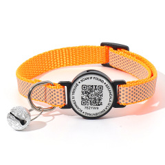 Reflective and glow-in-the-dark pet locator collar