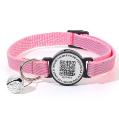 Reflective and glow-in-the-dark pet locator collar