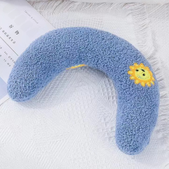 睡觉款宠物用品猫狗抱枕玩具通用猫咪U型枕头保护颈椎月牙小抱枕