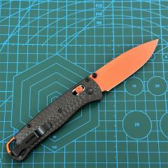 BM 535 Knife Bugout AXIS Folding Balde 3.24" S30V Satin Plain Blade, Carbon Fiber Handles
