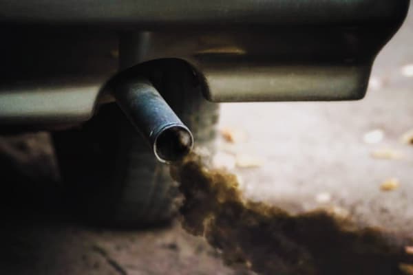 Exhaust odor from unburned fuel as Symptoms of a bad crankshaft position sensor