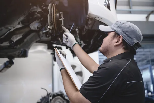 Why New Brake Pads Are Squeaking caused by improper brake hardware installation