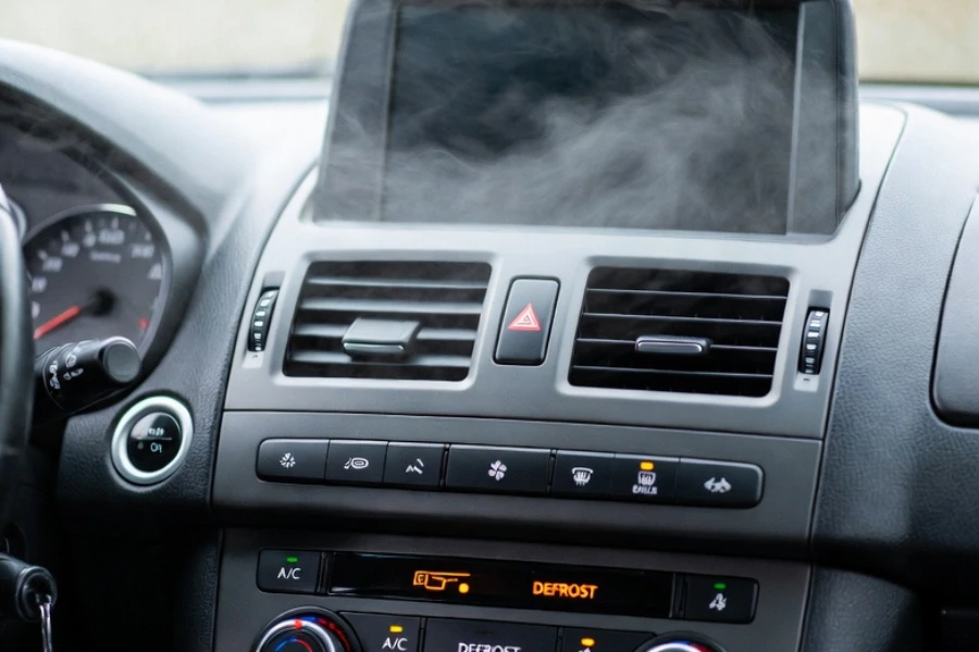 how to defog car windows quickly using defrost mode and air conditioning