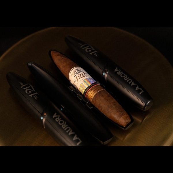 La Aurora 120th Anniversary Limited Edition Preferidos 10s 狮子王 120周年限量 完美双尖鱼雷 10支/盒