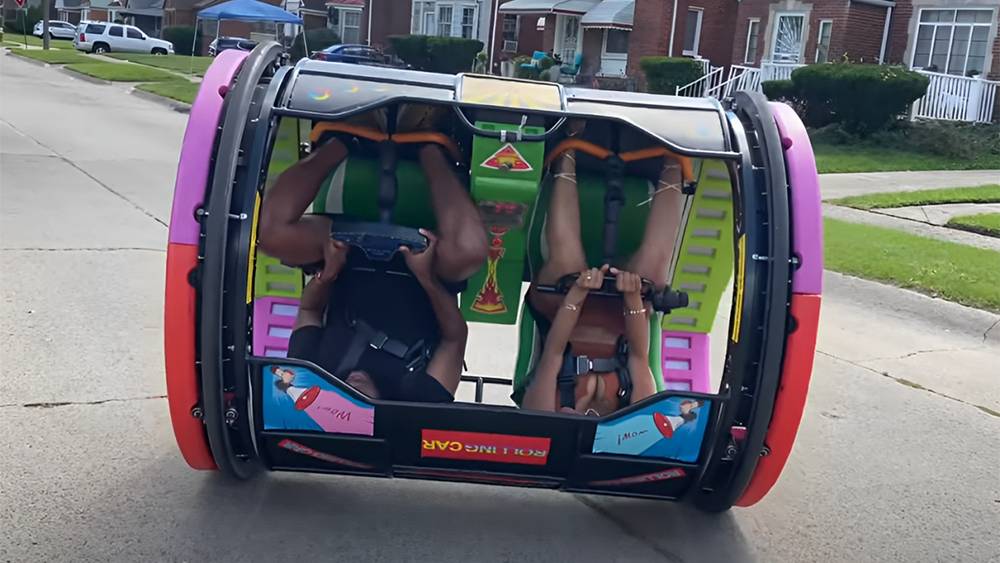 360 degree rotating car running on the road
