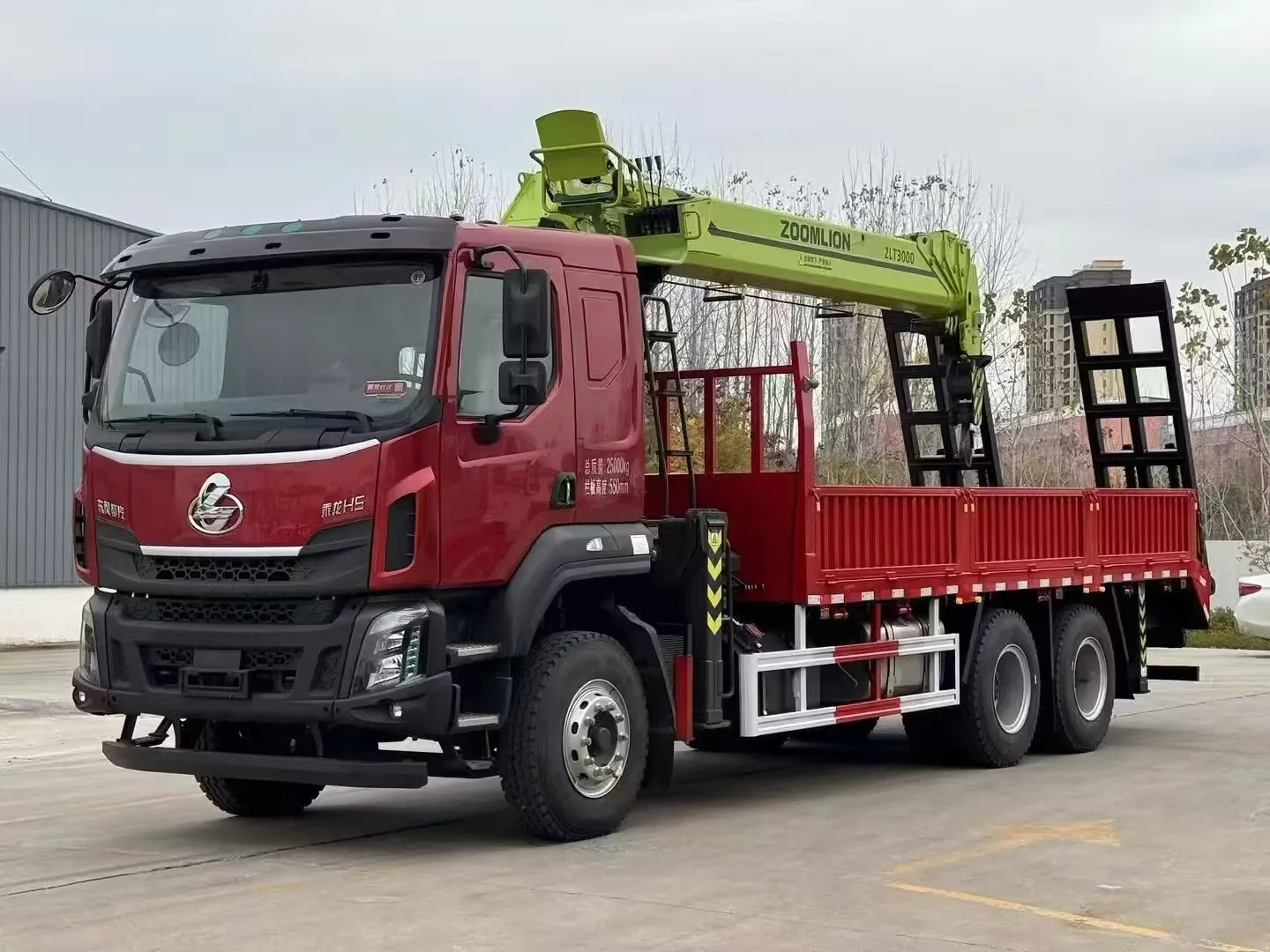 Foton Linghang M5 crash buffer truck on road safety work