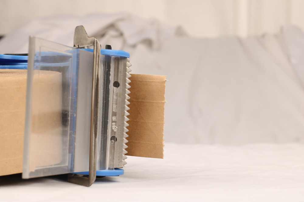 How to Use Water-Activated Tape? Try This Handheld Tape Dispenser