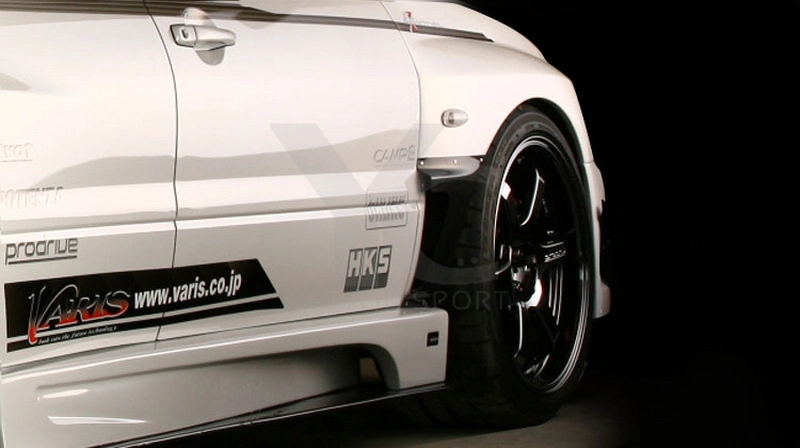 Carbon side skirts installed on Mitsubishi Lancer Evo 7-9