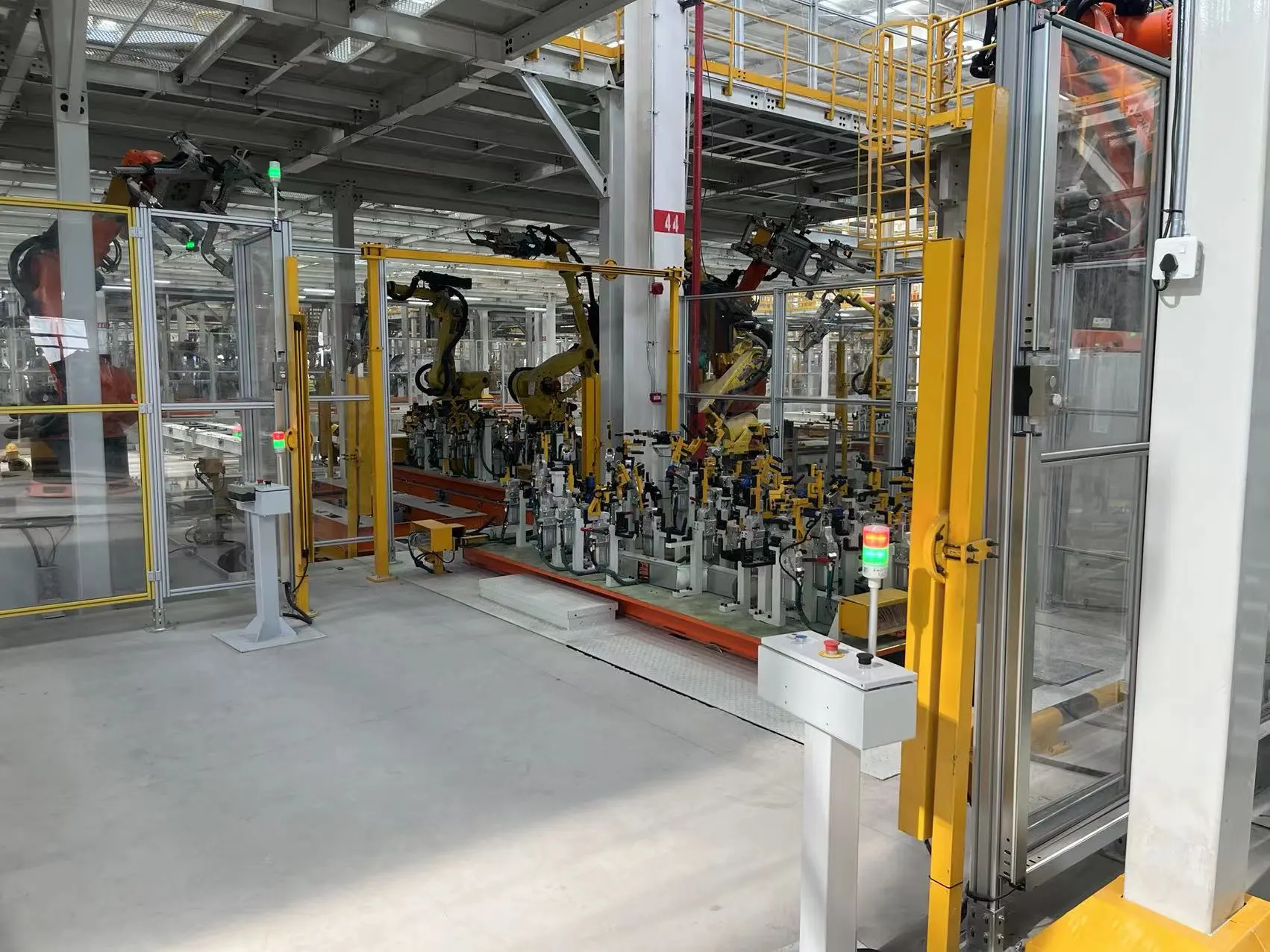 Modular Safety Fence for Automated Production Areas