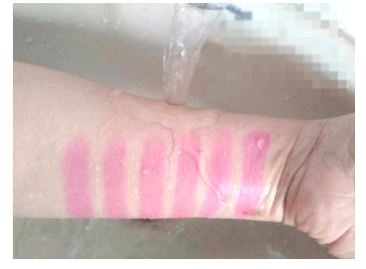 Moisturizing lipstick