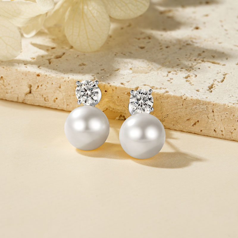 Close view of the 9-10 mm pearl stud earrings structure