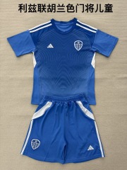 25-26 Leeds United Hulan goalkeeper kids+adult set