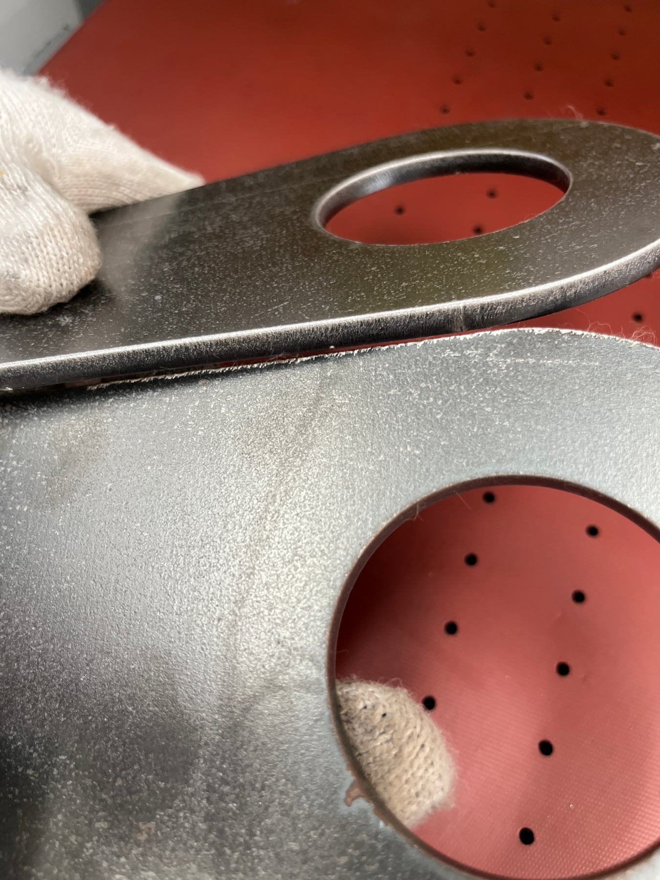 Profiled edge detail — Profiled edge close-up