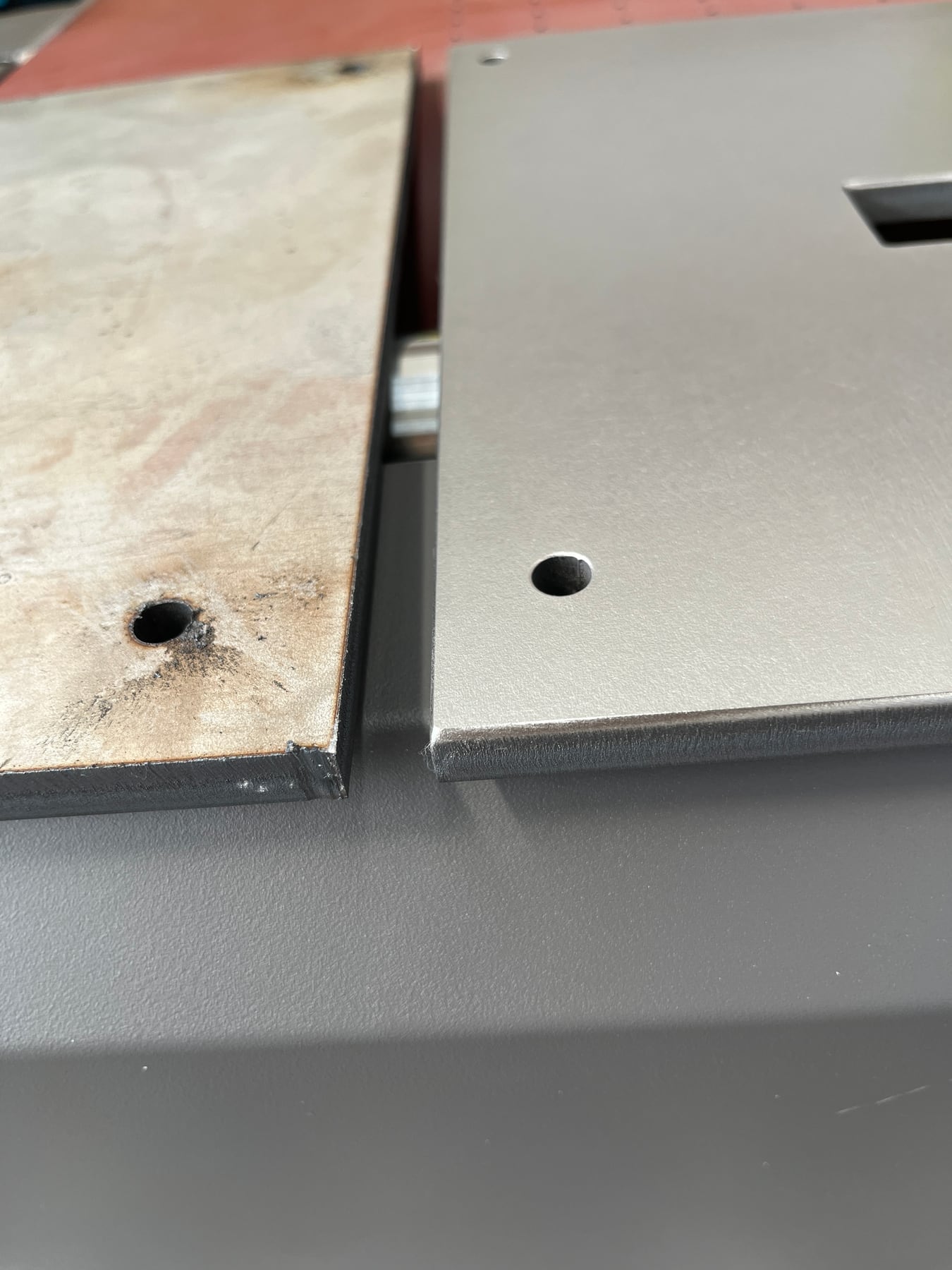 Plate opening and contour details — Plate opening and edge comparison