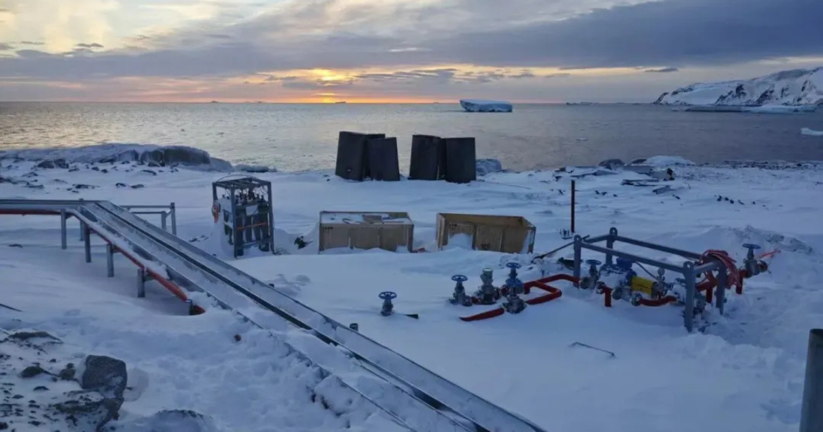 Antarctic oil storage tank monitored by HERTZINNO DTS system
