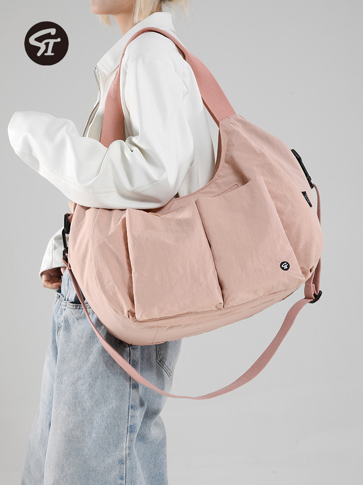 Multifunctional bag detail view 2