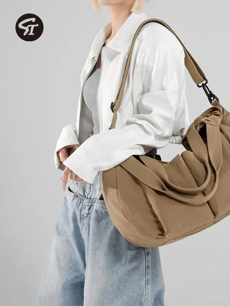 Multifunctional bag detail view 3