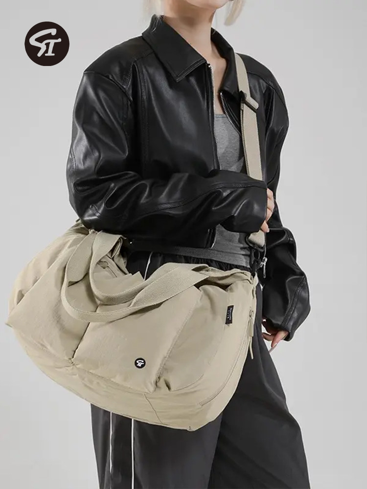 Multifunctional bag detail view 4