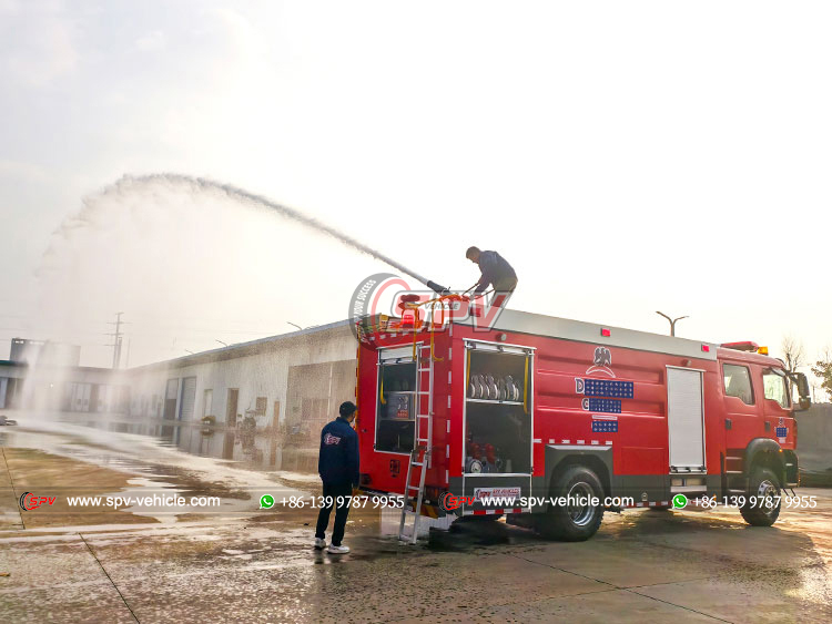 8,000 Litres Fire Rescue Truck - Cannon Spraying Water Test