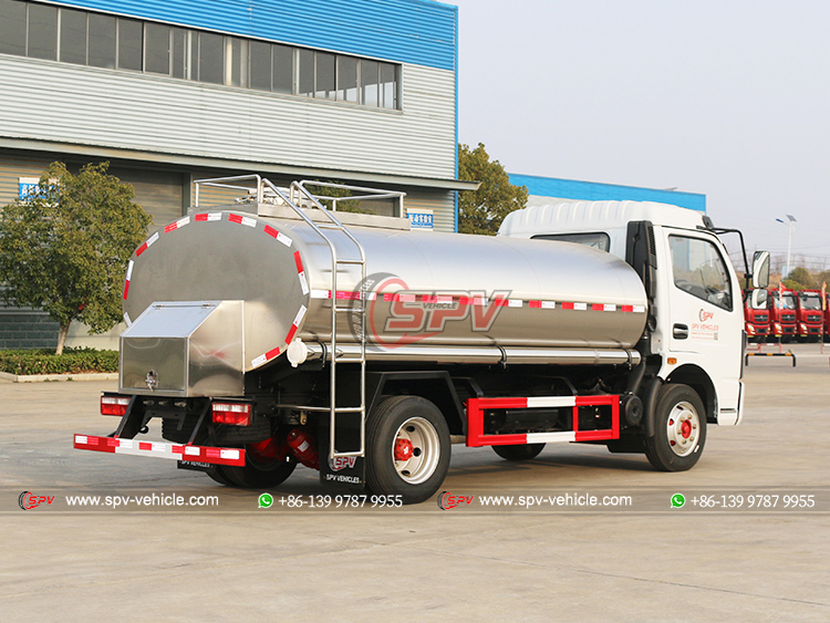 DONGFENG Light-duty Fresh Milk Truck-Rear Right Side