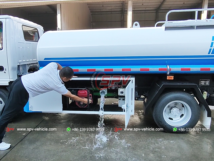 ISUZU 4,000 Liters Water Tank Truck - Pump Water Test