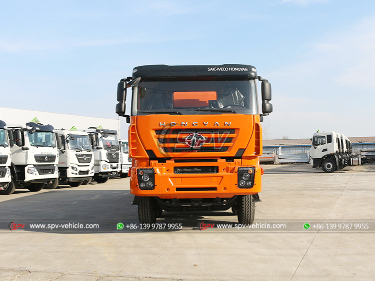 IVECO Heavy-duty Fuel Truck with Pump - Front