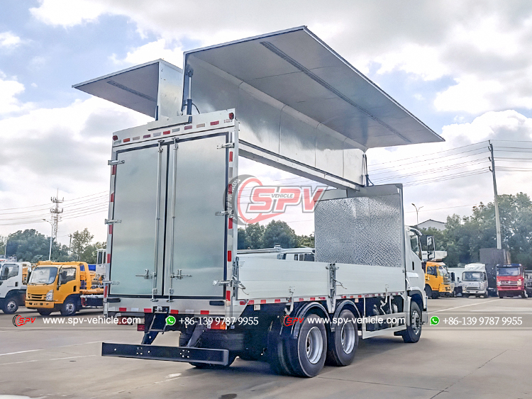 ISUZU Heavy-duty Side-open Truck - Rear Right