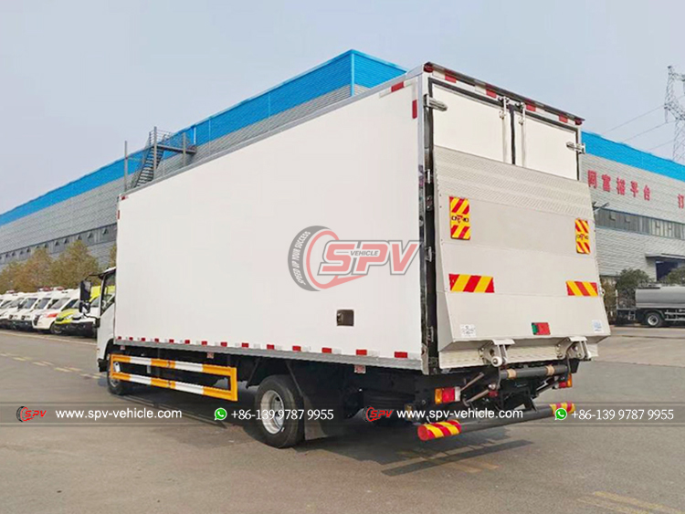 ISUZU 6 Wheelers Cooler Truck for Sale - Rear Left